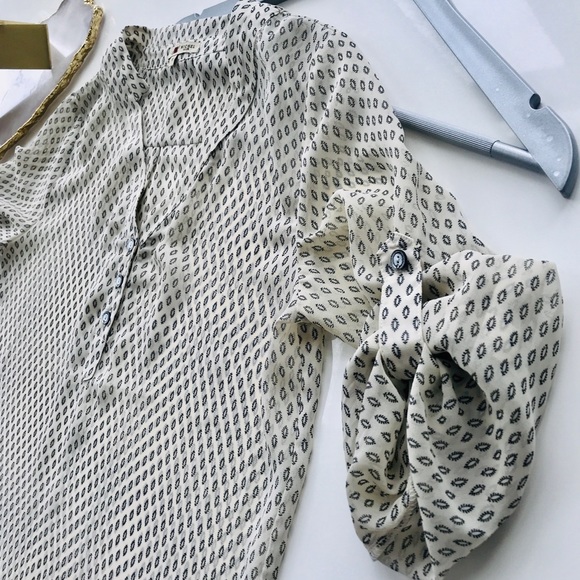 Michel USA Women’s M Sheer Henley Top - Picture 4 of 7